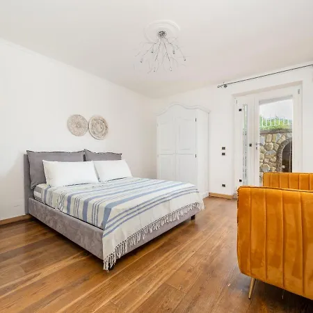 Faraglioni Di Σορέντο