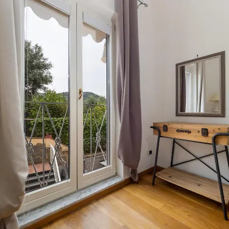 Faraglioni Di Península Sorrentina