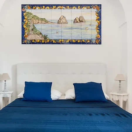 Faraglioni Di * Сорренто