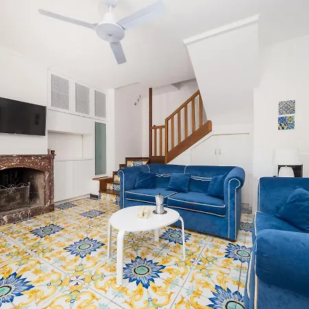 Faraglioni Di * Сорренто