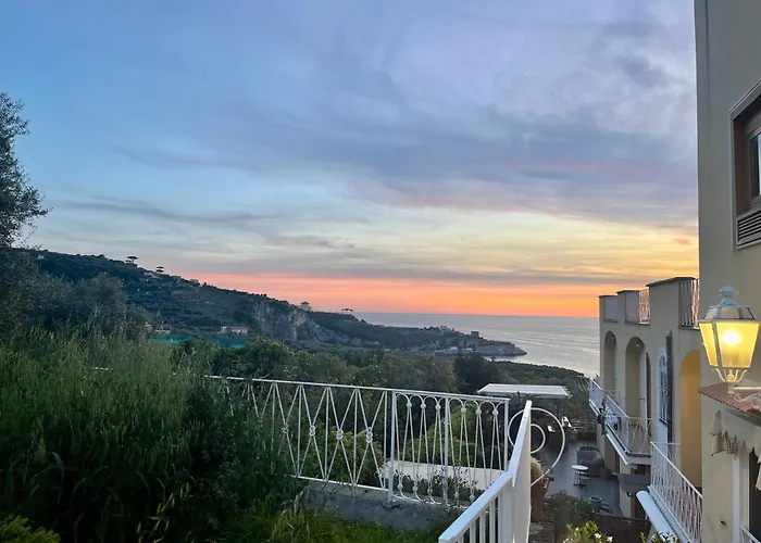 Faraglioni Di Sorrento