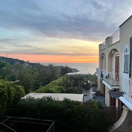 Guest house Faraglioni Di Sorrento