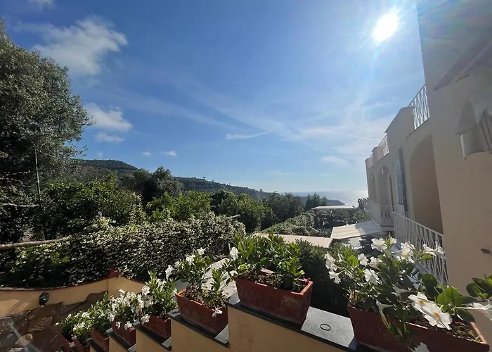 Faraglioni Di Península Sorrentina